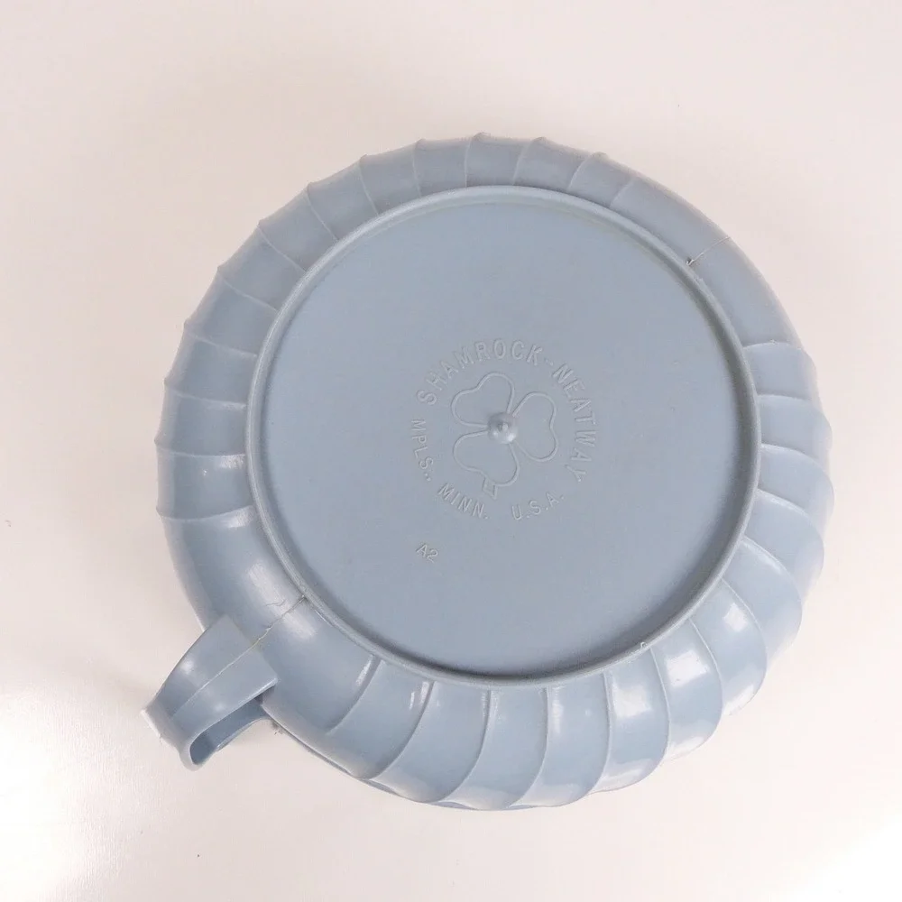 Vintage Shamrock Neatway Blue Swirl Mixing Bowl with Handle 2.5 Qt 10 Cups Retro